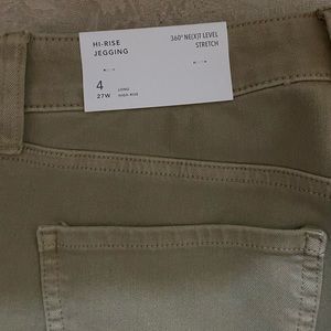 Size 4 Long 4 new pairs American Eagle Jeggings